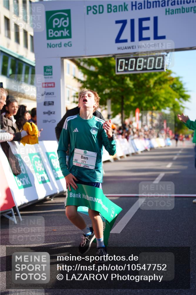 20.09.2026 - PSD Bank Halbmarathon LAZAROV Photography http://msf.ph/oto/10547752 20.09.2026 10:27:24 Ziel 371 meine-sportfotos.de