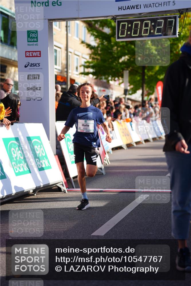 20.09.2026 - PSD Bank Halbmarathon LAZAROV Photography http://msf.ph/oto/10547767 20.09.2026 10:27:51 Ziel 345, 412 meine-sportfotos.de