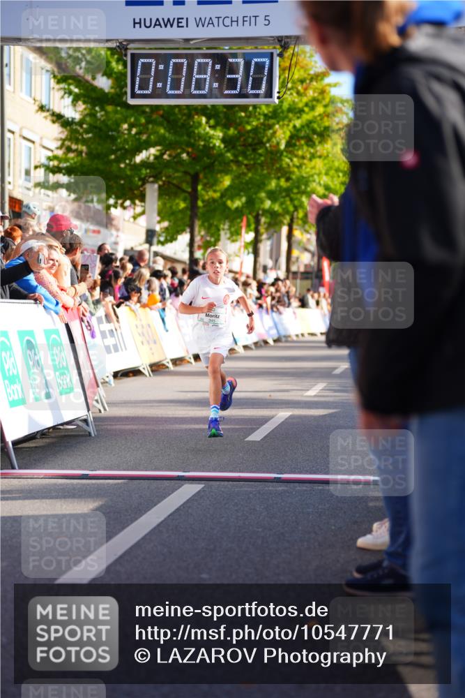 20.09.2026 - PSD Bank Halbmarathon LAZAROV Photography http://msf.ph/oto/10547771 20.09.2026 10:27:54 Ziel 345, 412 meine-sportfotos.de