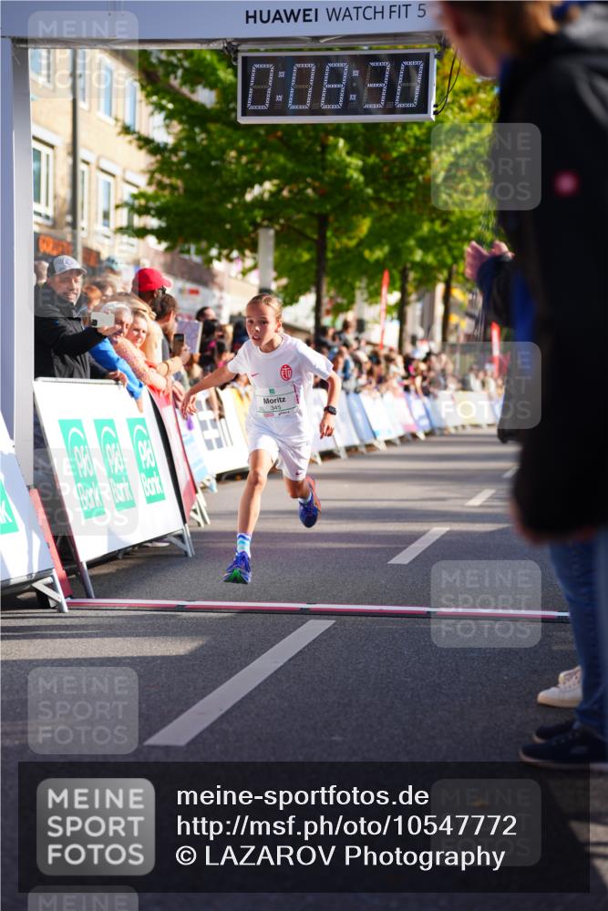 20.09.2026 - PSD Bank Halbmarathon LAZAROV Photography http://msf.ph/oto/10547772 20.09.2026 10:27:54 Ziel 345, 412 meine-sportfotos.de