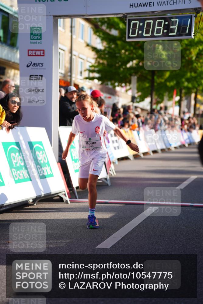20.09.2026 - PSD Bank Halbmarathon LAZAROV Photography http://msf.ph/oto/10547775 20.09.2026 10:27:55 Ziel 345, 412 meine-sportfotos.de