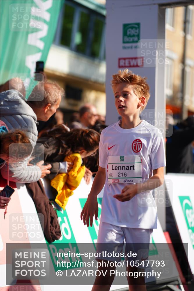 20.09.2026 - PSD Bank Halbmarathon LAZAROV Photography http://msf.ph/oto/10547793 20.09.2026 10:28:05 Ziel 130, 216, 241, 250, 445, 457 meine-sportfotos.de