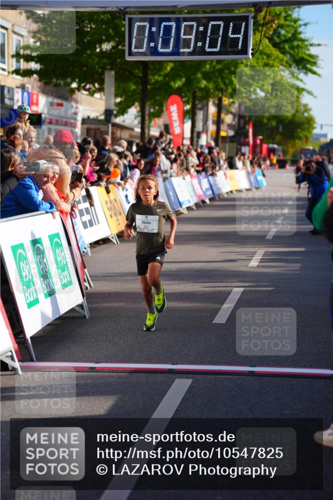 20.09.2026 - PSD Bank Halbmarathon LAZAROV Photography http://msf.ph/oto/10547825 20.09.2026 10:28:28 Ziel 324 meine-sportfotos.de