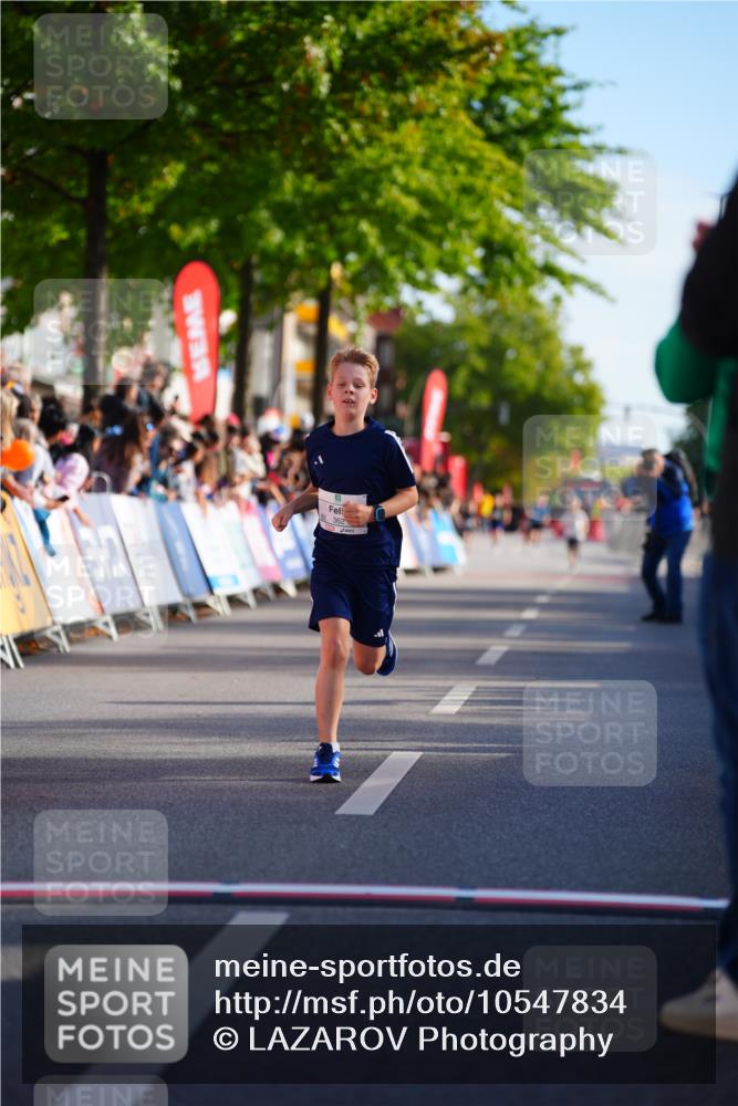 20.09.2026 - PSD Bank Halbmarathon LAZAROV Photography http://msf.ph/oto/10547834 20.09.2026 10:28:41 Ziel 111, 362 meine-sportfotos.de