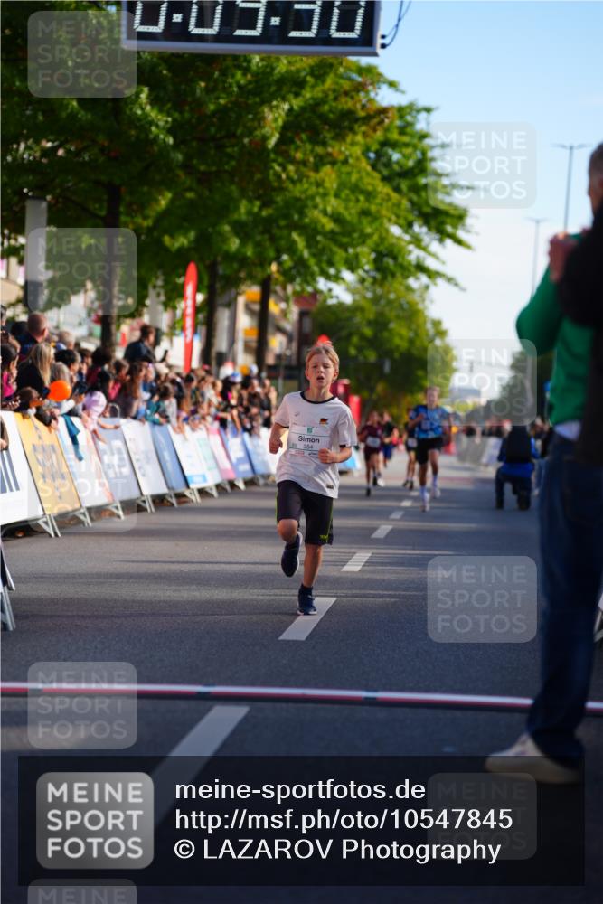 20.09.2026 - PSD Bank Halbmarathon LAZAROV Photography http://msf.ph/oto/10547845 20.09.2026 10:28:54 Ziel 354 meine-sportfotos.de