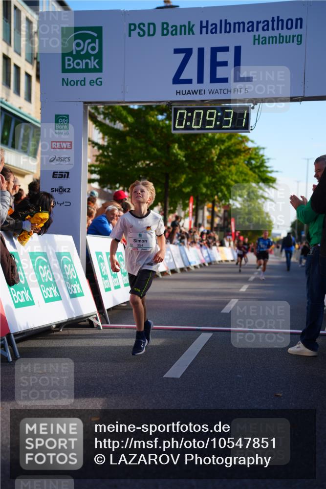 20.09.2026 - PSD Bank Halbmarathon LAZAROV Photography http://msf.ph/oto/10547851 20.09.2026 10:28:55 Ziel 258, 354 meine-sportfotos.de