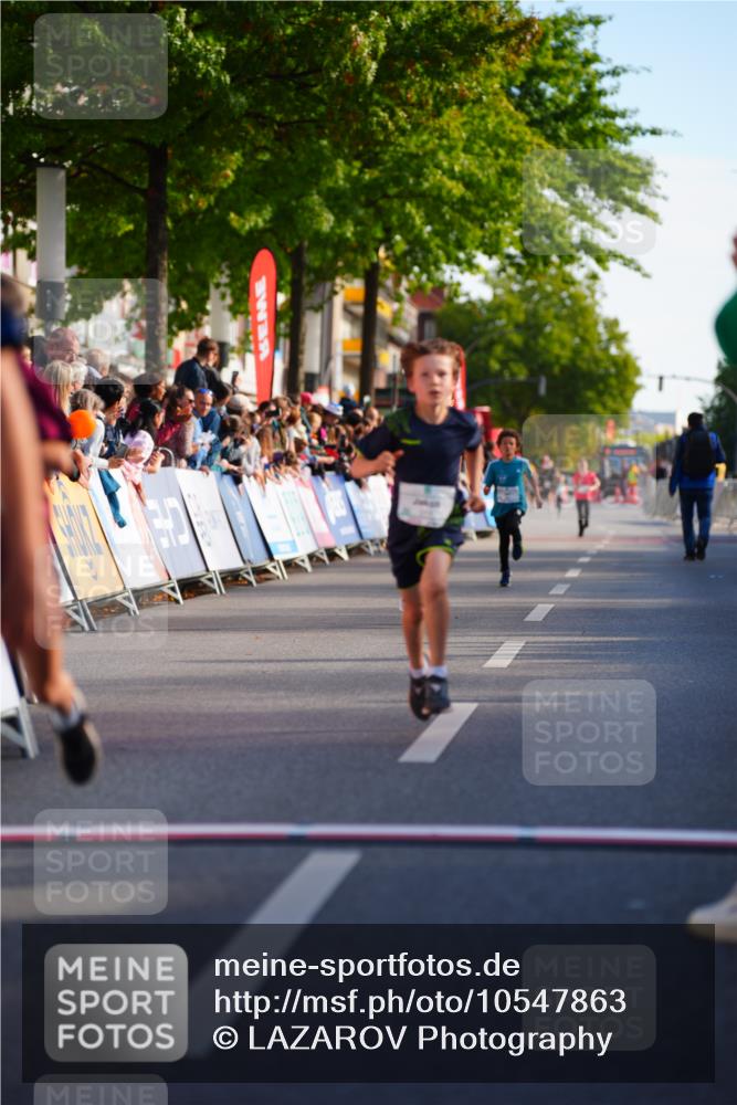 20.09.2026 - PSD Bank Halbmarathon LAZAROV Photography http://msf.ph/oto/10547863 20.09.2026 10:29:01 Ziel 206, 211, 242, 258, 301, 354 meine-sportfotos.de