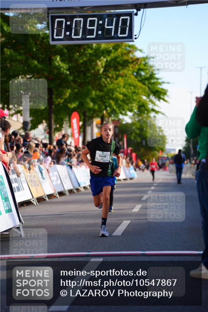20.09.2026 - PSD Bank Halbmarathon LAZAROV Photography http://msf.ph/oto/10547867 20.09.2026 10:29:04 Ziel 206, 211, 242, 258, 301 meine-sportfotos.de