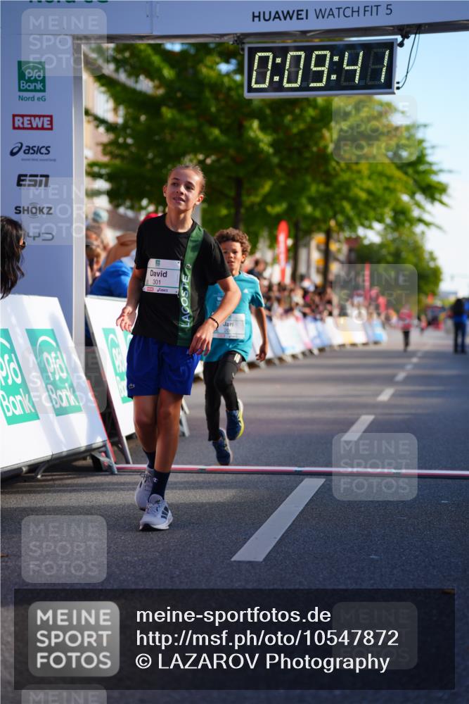20.09.2026 - PSD Bank Halbmarathon LAZAROV Photography http://msf.ph/oto/10547872 20.09.2026 10:29:05 Ziel 206, 211, 242, 258, 301 meine-sportfotos.de