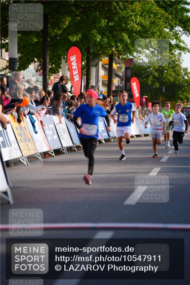 20.09.2026 - PSD Bank Halbmarathon LAZAROV Photography http://msf.ph/oto/10547911 20.09.2026 10:29:32 Ziel 102, 137, 140, 181, 228, 357, 368, 377 meine-sportfotos.de