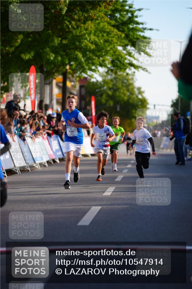 20.09.2026 - PSD Bank Halbmarathon LAZAROV Photography http://msf.ph/oto/10547914 20.09.2026 10:29:33 Ziel 102, 137, 140, 181, 228, 357, 368, 377, 434 meine-sportfotos.de