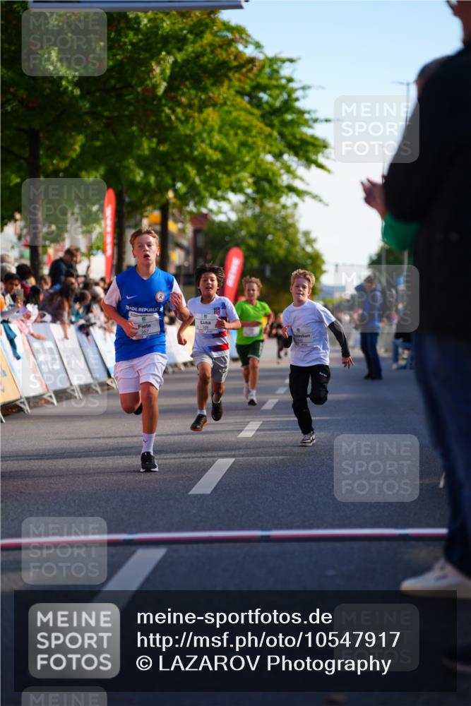 20.09.2026 - PSD Bank Halbmarathon LAZAROV Photography http://msf.ph/oto/10547917 20.09.2026 10:29:34 Ziel 102, 137, 140, 181, 228, 357, 368, 377, 434 meine-sportfotos.de