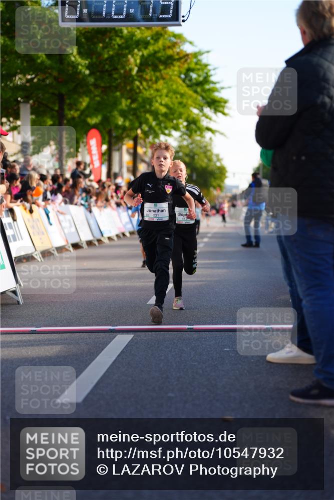 20.09.2026 - PSD Bank Halbmarathon LAZAROV Photography http://msf.ph/oto/10547932 20.09.2026 10:29:43 Ziel 165, 231, 368, 417, 434 meine-sportfotos.de