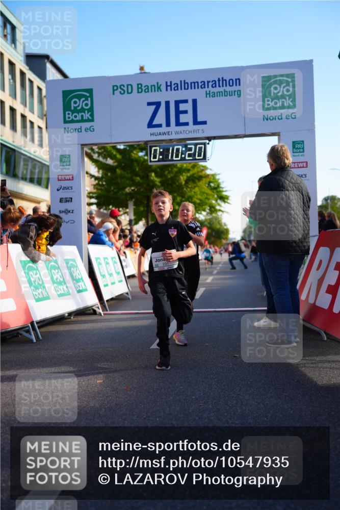 20.09.2026 - PSD Bank Halbmarathon LAZAROV Photography http://msf.ph/oto/10547935 20.09.2026 10:29:44 Ziel 165, 231, 417, 434 meine-sportfotos.de