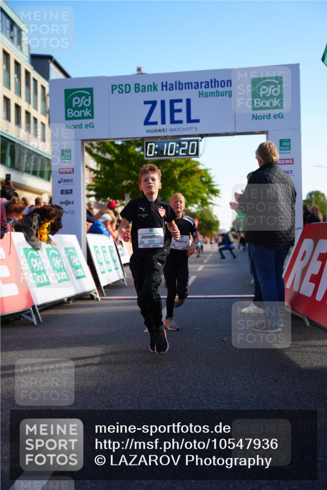 20.09.2026 - PSD Bank Halbmarathon LAZAROV Photography http://msf.ph/oto/10547936 20.09.2026 10:29:44 Ziel 165, 231, 417, 434 meine-sportfotos.de