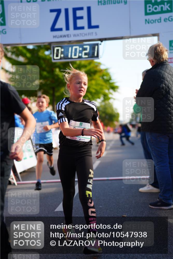 20.09.2026 - PSD Bank Halbmarathon LAZAROV Photography http://msf.ph/oto/10547938 20.09.2026 10:29:45 Ziel 165, 202, 231, 417, 434 meine-sportfotos.de