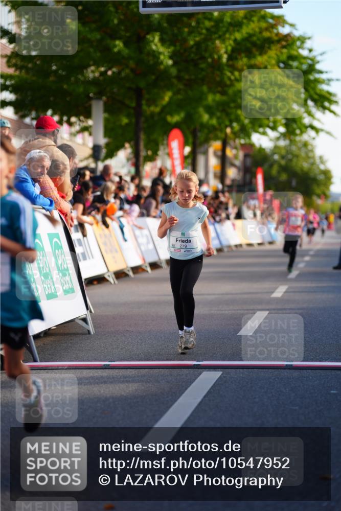 20.09.2026 - PSD Bank Halbmarathon LAZAROV Photography http://msf.ph/oto/10547952 20.09.2026 10:29:51 Ziel 112, 165, 202, 279, 417 meine-sportfotos.de