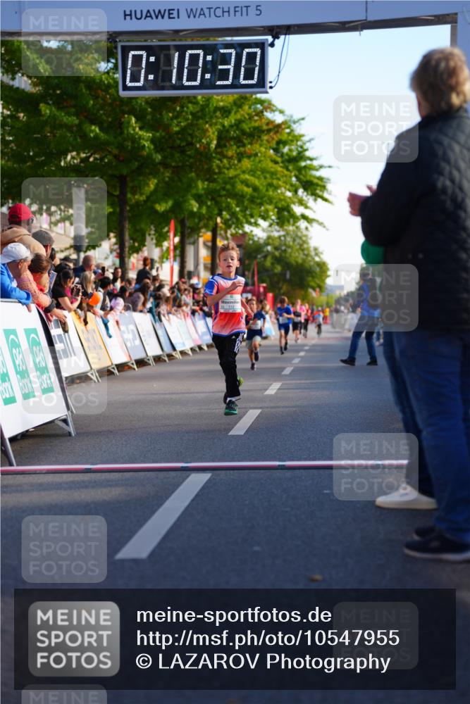 20.09.2026 - PSD Bank Halbmarathon LAZAROV Photography http://msf.ph/oto/10547955 20.09.2026 10:29:54 Ziel 112, 202, 266, 279 meine-sportfotos.de