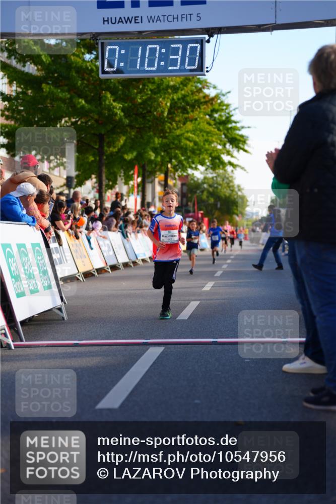 20.09.2026 - PSD Bank Halbmarathon LAZAROV Photography http://msf.ph/oto/10547956 20.09.2026 10:29:54 Ziel 112, 202, 266, 279 meine-sportfotos.de