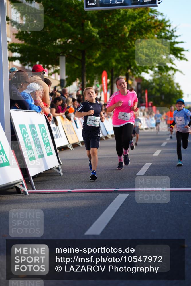 20.09.2026 - PSD Bank Halbmarathon LAZAROV Photography http://msf.ph/oto/10547972 20.09.2026 10:30:06 Ziel 183, 266, 312, 315, 318, 321, 361 meine-sportfotos.de