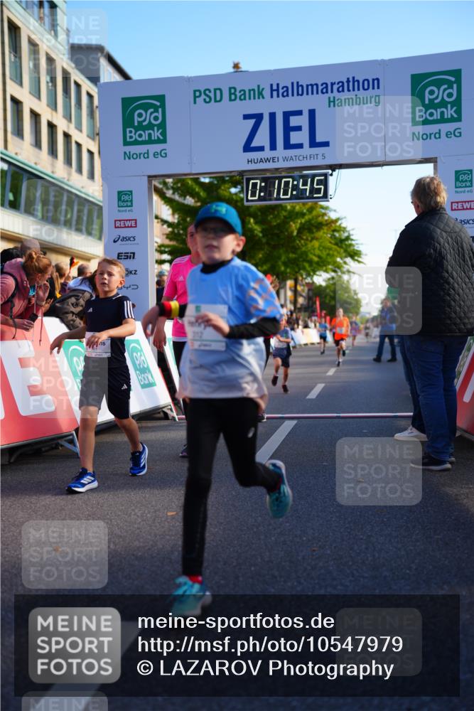 20.09.2026 - PSD Bank Halbmarathon LAZAROV Photography http://msf.ph/oto/10547979 20.09.2026 10:30:09 Ziel 183, 310, 312, 315, 318, 361 meine-sportfotos.de