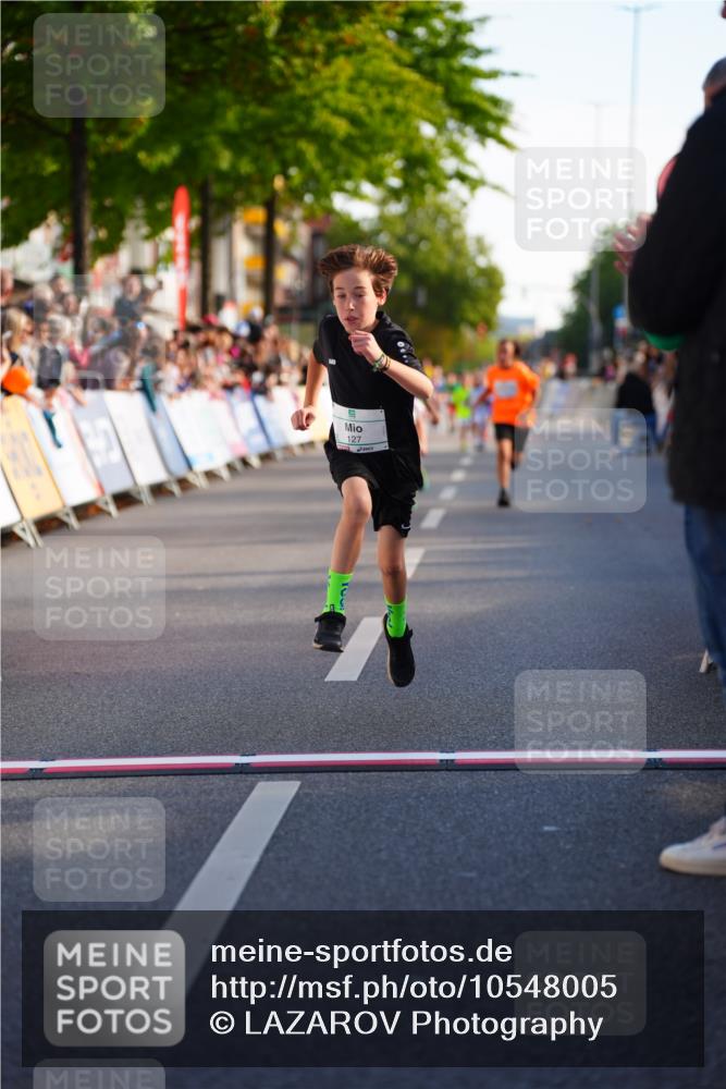 20.09.2026 - PSD Bank Halbmarathon LAZAROV Photography http://msf.ph/oto/10548005 20.09.2026 10:30:23 Ziel 110, 127, 167, 275, 297, 397, 405, 456 meine-sportfotos.de