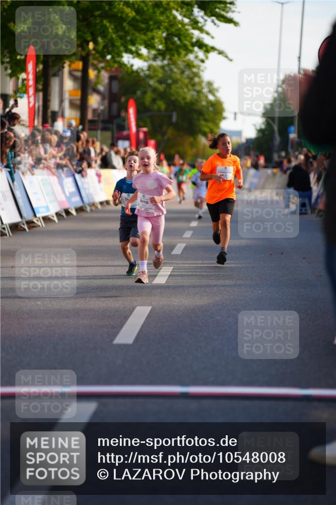 20.09.2026 - PSD Bank Halbmarathon LAZAROV Photography http://msf.ph/oto/10548008 20.09.2026 10:30:25 Ziel 110, 127, 167, 275, 297, 397, 405 meine-sportfotos.de