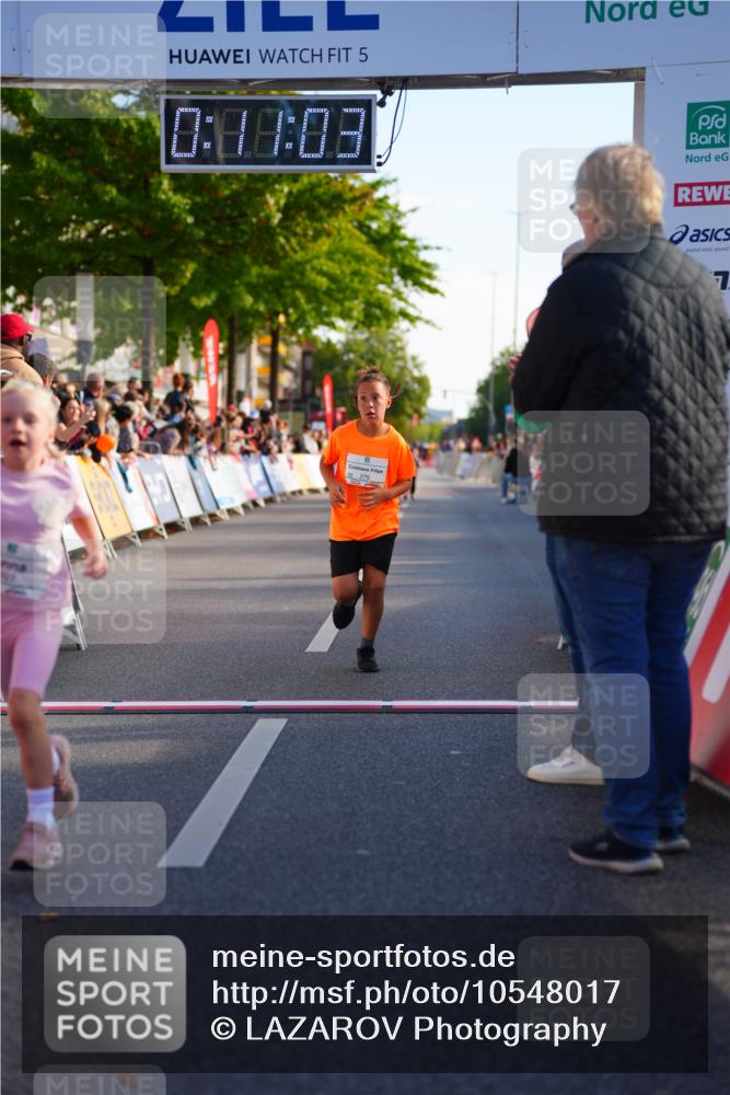 20.09.2026 - PSD Bank Halbmarathon LAZAROV Photography http://msf.ph/oto/10548017 20.09.2026 10:30:28 Ziel 110, 114, 127, 275, 397 meine-sportfotos.de