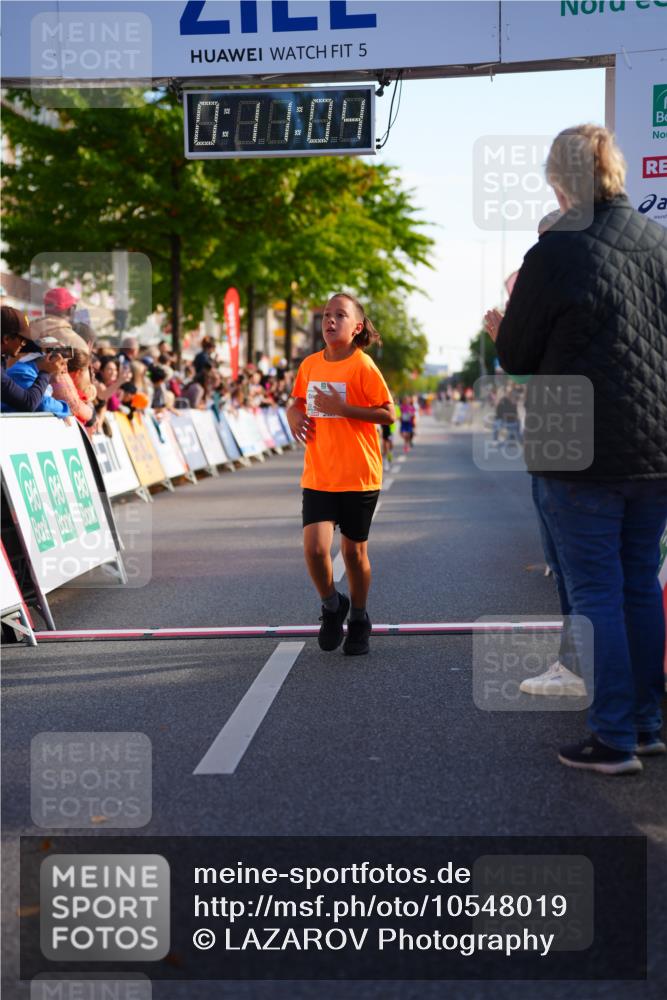 20.09.2026 - PSD Bank Halbmarathon LAZAROV Photography http://msf.ph/oto/10548019 20.09.2026 10:30:28 Ziel 110, 114, 127, 275, 397 meine-sportfotos.de