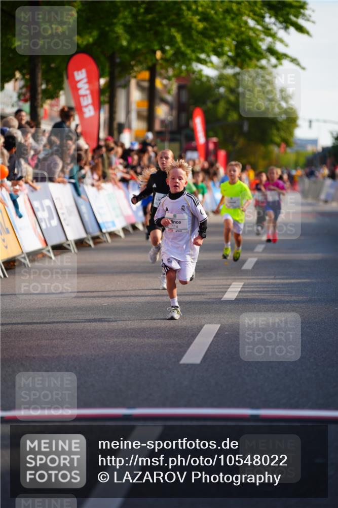 20.09.2026 - PSD Bank Halbmarathon LAZAROV Photography http://msf.ph/oto/10548022 20.09.2026 10:30:31 Ziel 110, 114, 127, 159, 160, 256, 275, 397 meine-sportfotos.de
