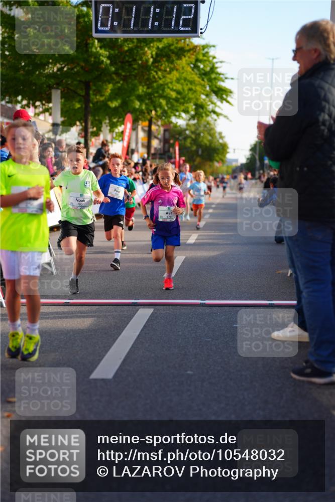 20.09.2026 - PSD Bank Halbmarathon LAZAROV Photography http://msf.ph/oto/10548032 20.09.2026 10:30:36 Ziel 114, 159, 160, 176, 256, 257, 319, 391, 408 meine-sportfotos.de