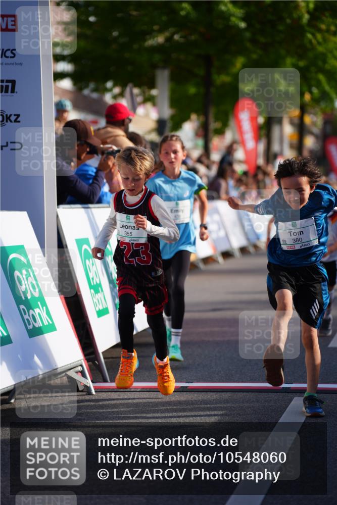 20.09.2026 - PSD Bank Halbmarathon LAZAROV Photography http://msf.ph/oto/10548060 20.09.2026 10:30:50 Ziel 121, 149, 347, 355, 380, 438 meine-sportfotos.de