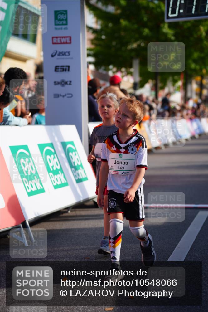 20.09.2026 - PSD Bank Halbmarathon LAZAROV Photography http://msf.ph/oto/10548066 20.09.2026 10:30:53 Ziel 121, 149, 304, 347, 355, 380, 430, 438 meine-sportfotos.de