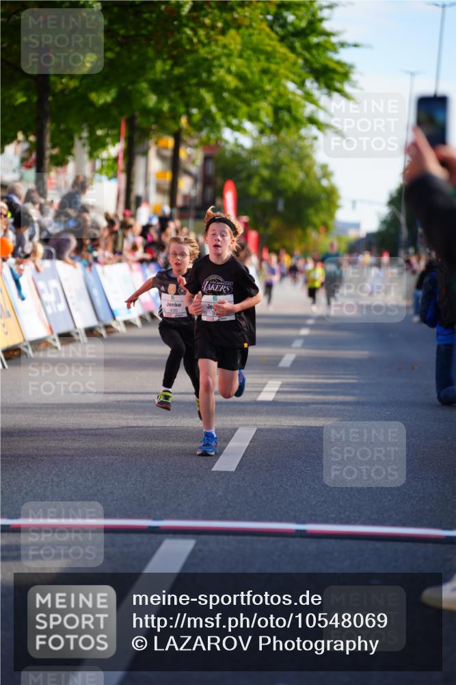 20.09.2026 - PSD Bank Halbmarathon LAZAROV Photography http://msf.ph/oto/10548069 20.09.2026 10:30:56 Ziel 149, 304, 347, 355, 380, 430, 438 meine-sportfotos.de
