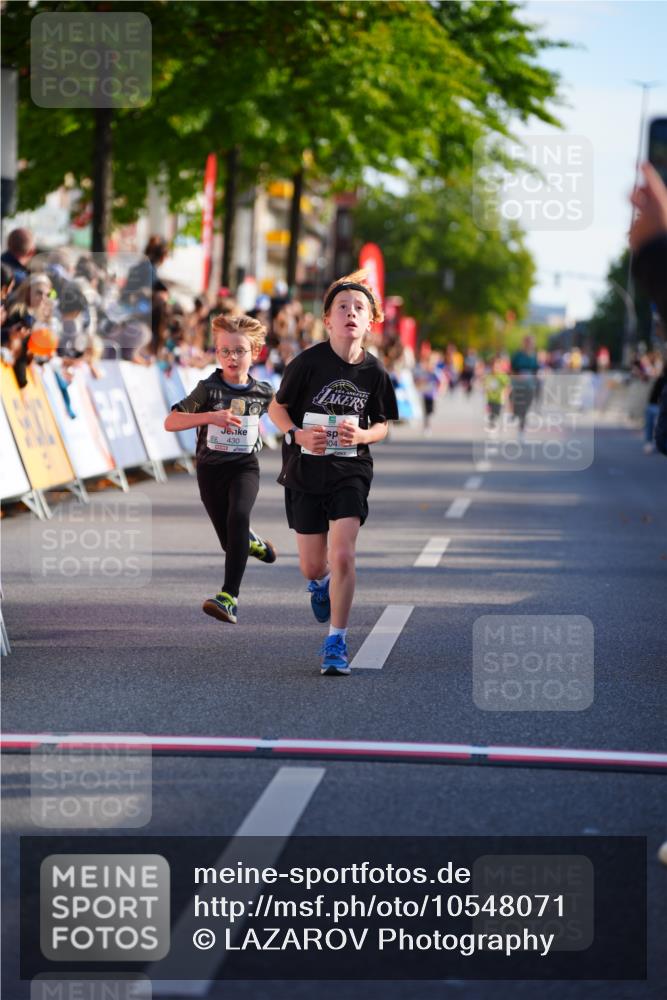 20.09.2026 - PSD Bank Halbmarathon LAZAROV Photography http://msf.ph/oto/10548071 20.09.2026 10:30:57 Ziel 149, 304, 347, 355, 380, 430, 438 meine-sportfotos.de