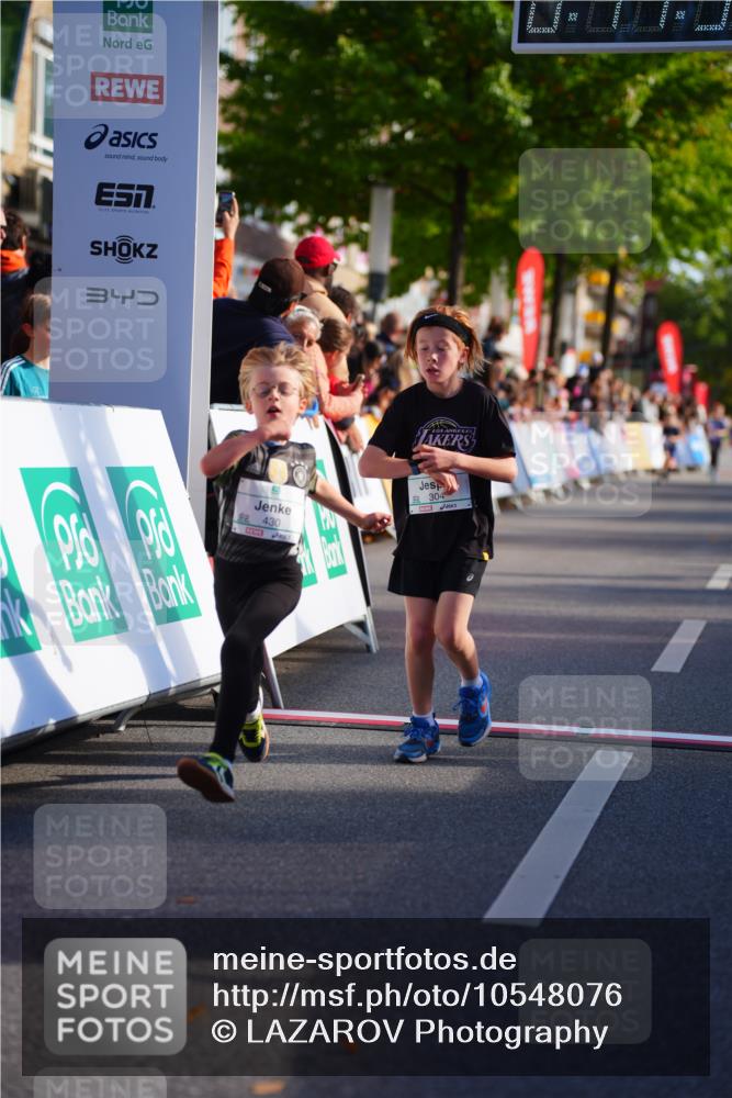 20.09.2026 - PSD Bank Halbmarathon LAZAROV Photography http://msf.ph/oto/10548076 20.09.2026 10:30:58 Ziel 149, 304, 347, 430 meine-sportfotos.de
