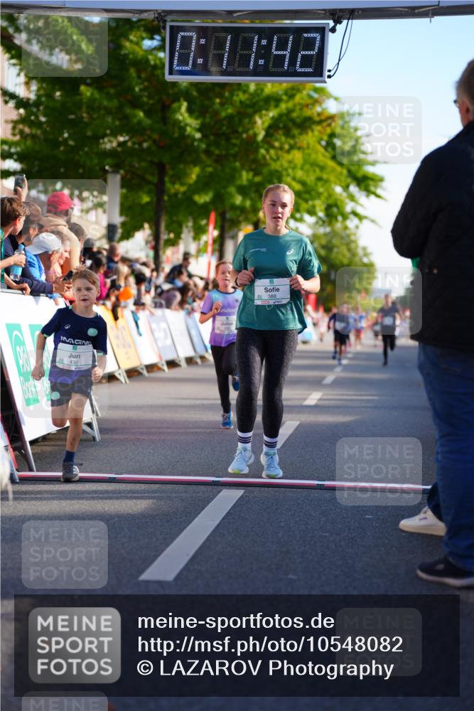 20.09.2026 - PSD Bank Halbmarathon LAZAROV Photography http://msf.ph/oto/10548082 20.09.2026 10:31:07 Ziel 388, 394, 422, 435, 436 meine-sportfotos.de