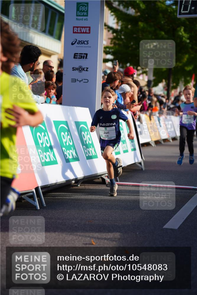 20.09.2026 - PSD Bank Halbmarathon LAZAROV Photography http://msf.ph/oto/10548083 20.09.2026 10:31:07 Ziel 388, 394, 422, 435, 436 meine-sportfotos.de