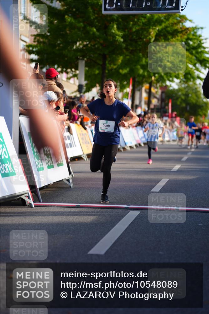 20.09.2026 - PSD Bank Halbmarathon LAZAROV Photography http://msf.ph/oto/10548089 20.09.2026 10:31:12 Ziel 115, 155, 388, 394, 422, 435, 436 meine-sportfotos.de