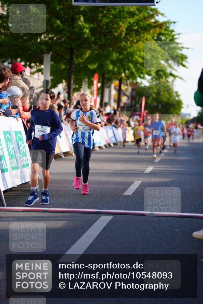 20.09.2026 - PSD Bank Halbmarathon LAZAROV Photography http://msf.ph/oto/10548093 20.09.2026 10:31:14 Ziel 115, 155, 388, 394, 435, 436 meine-sportfotos.de