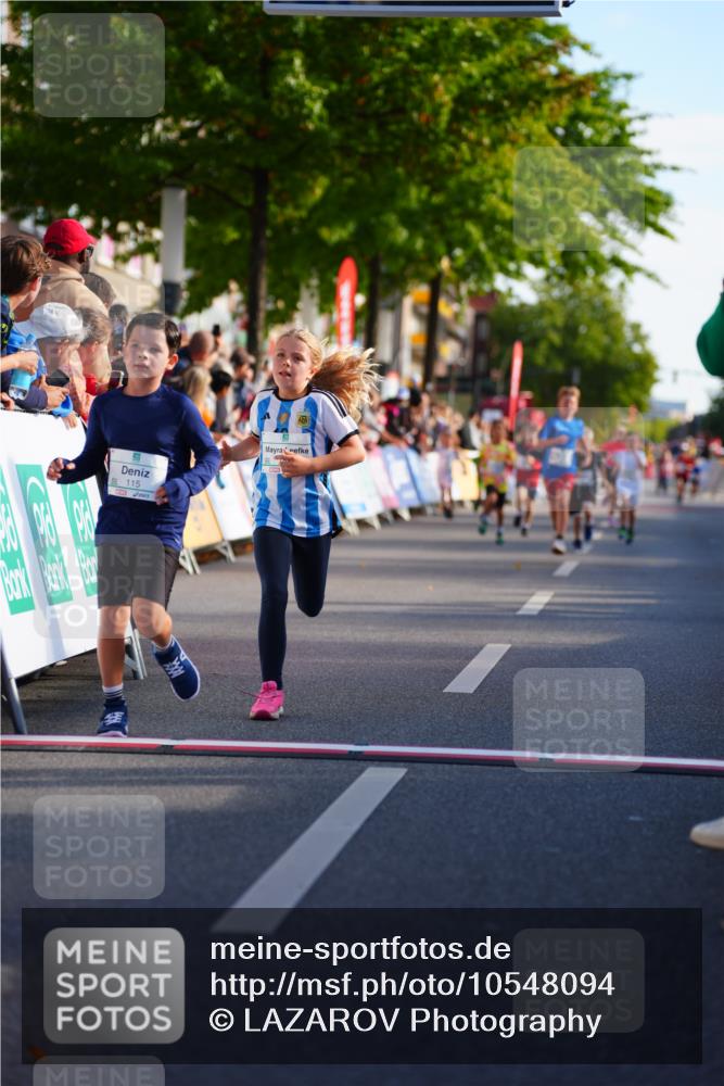 20.09.2026 - PSD Bank Halbmarathon LAZAROV Photography http://msf.ph/oto/10548094 20.09.2026 10:31:14 Ziel 115, 155, 388, 394, 435, 436 meine-sportfotos.de