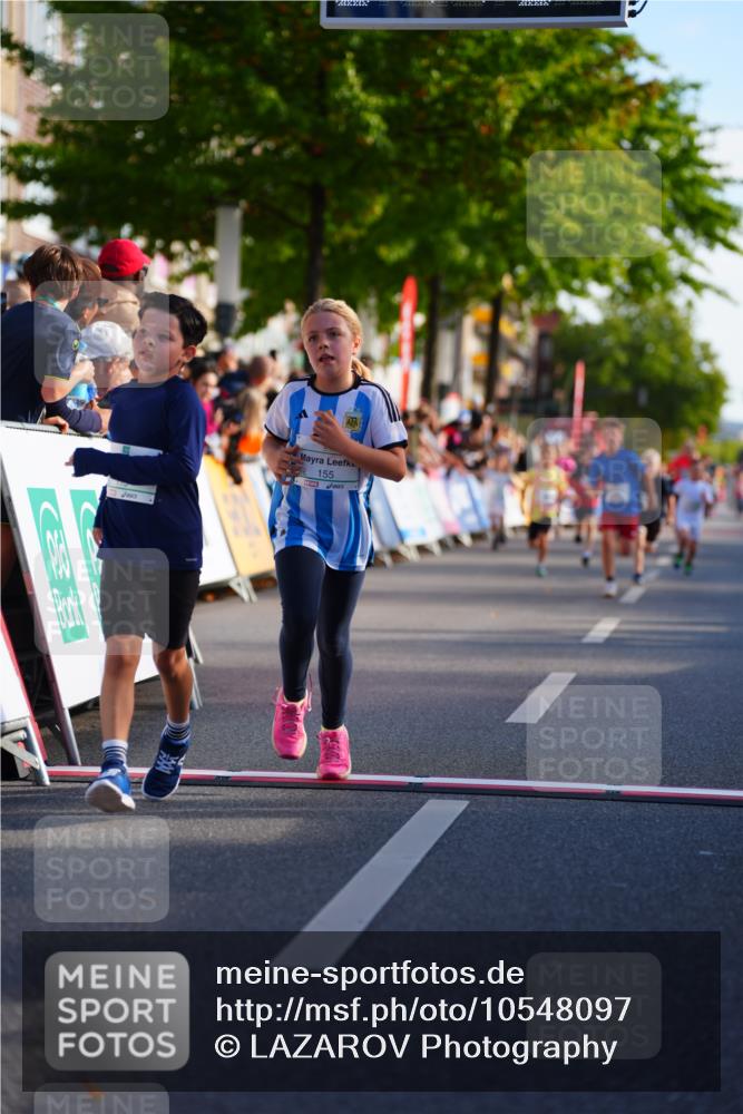 20.09.2026 - PSD Bank Halbmarathon LAZAROV Photography http://msf.ph/oto/10548097 20.09.2026 10:31:15 Ziel 115, 155, 245, 280, 326, 394, 435, 448 meine-sportfotos.de
