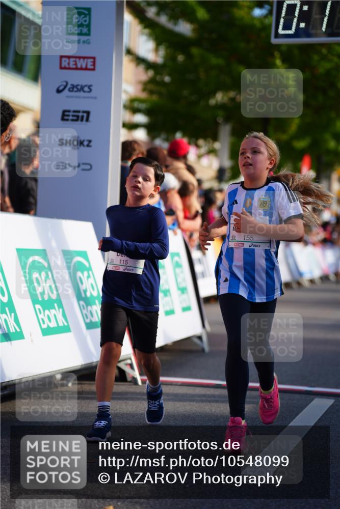 20.09.2026 - PSD Bank Halbmarathon LAZAROV Photography http://msf.ph/oto/10548099 20.09.2026 10:31:16 Ziel 115, 155, 245, 280, 326, 394, 448 meine-sportfotos.de