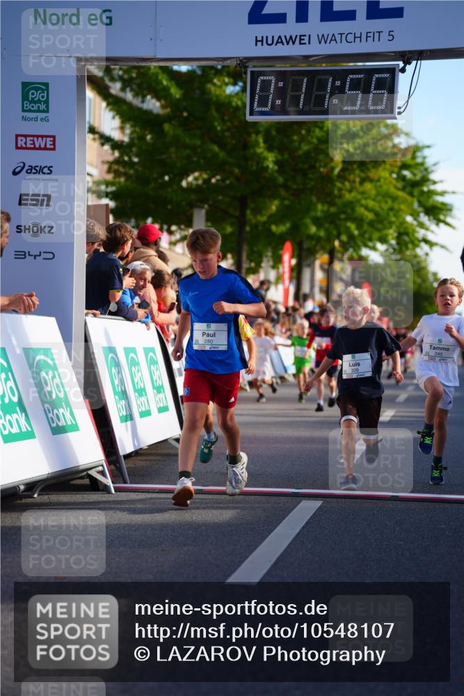 20.09.2026 - PSD Bank Halbmarathon LAZAROV Photography http://msf.ph/oto/10548107 20.09.2026 10:31:20 Ziel 115, 155, 158, 245, 280, 309, 326, 358, 395, 439, 448 meine-sportfotos.de