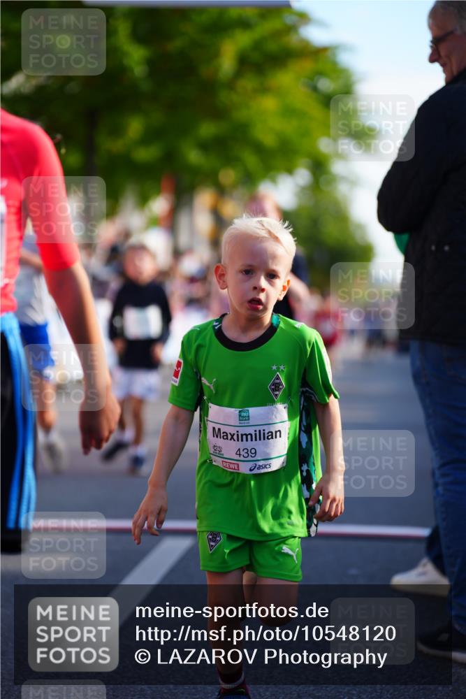20.09.2026 - PSD Bank Halbmarathon LAZAROV Photography http://msf.ph/oto/10548120 20.09.2026 10:31:26 Ziel 108, 146, 158, 217, 245, 280, 309, 326, 353, 358, 395, 398, 439, 448 meine-sportfotos.de