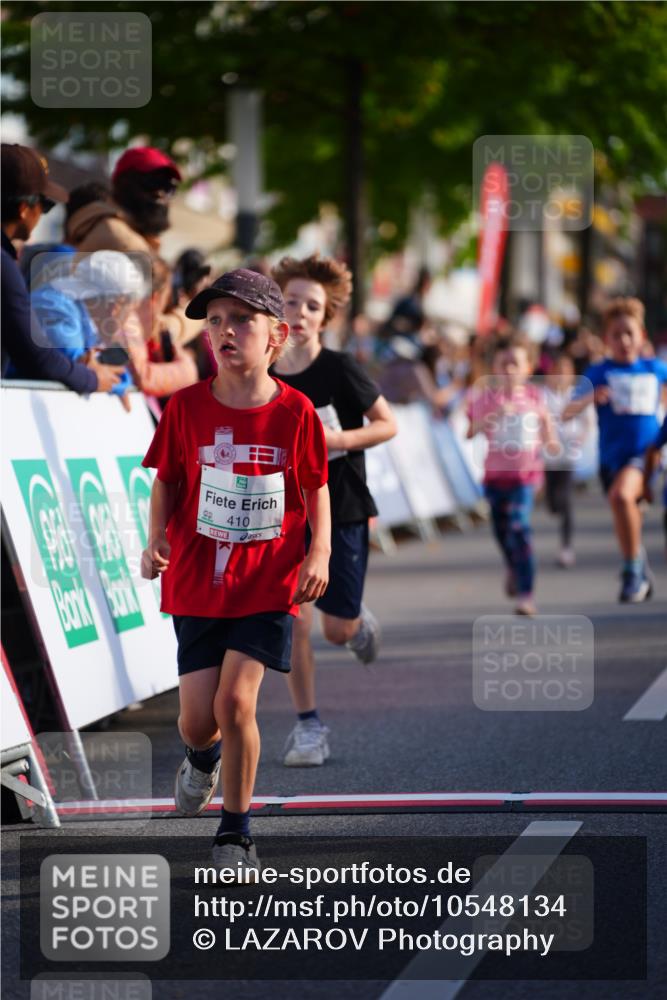 20.09.2026 - PSD Bank Halbmarathon LAZAROV Photography http://msf.ph/oto/10548134 20.09.2026 10:31:32 Ziel 104, 108, 146, 215, 217, 223, 265, 307, 353, 398, 407, 410 meine-sportfotos.de