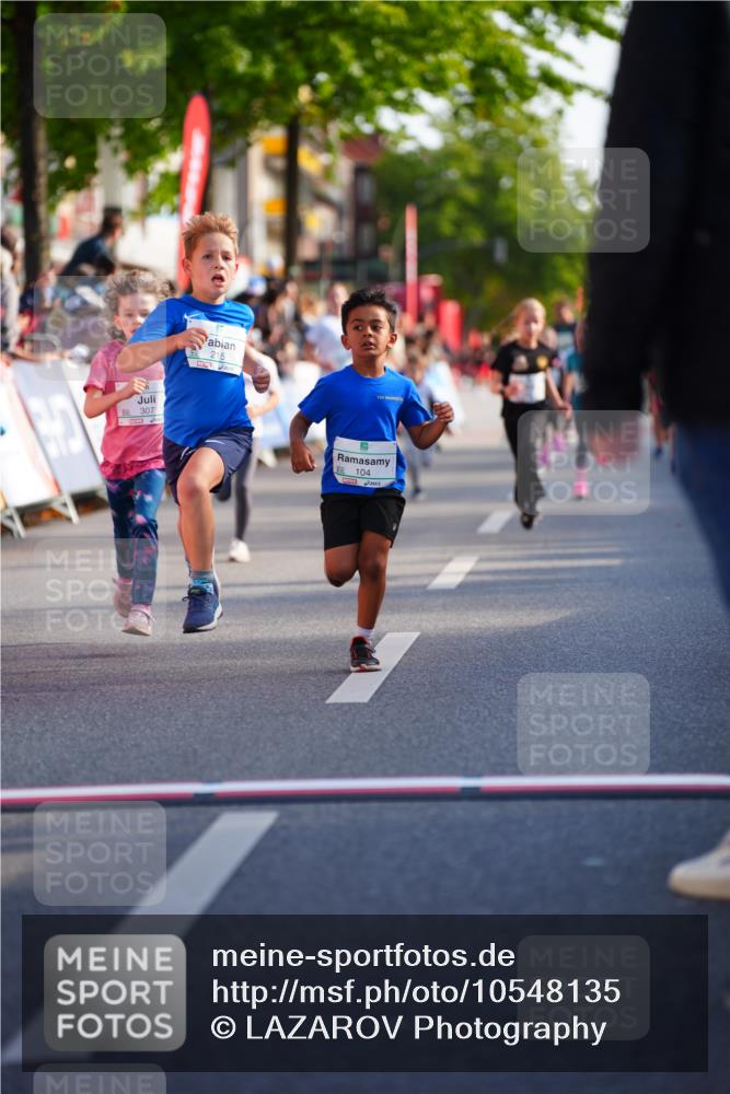 20.09.2026 - PSD Bank Halbmarathon LAZAROV Photography http://msf.ph/oto/10548135 20.09.2026 10:31:32 Ziel 104, 108, 146, 215, 217, 223, 265, 307, 353, 398, 407, 410 meine-sportfotos.de