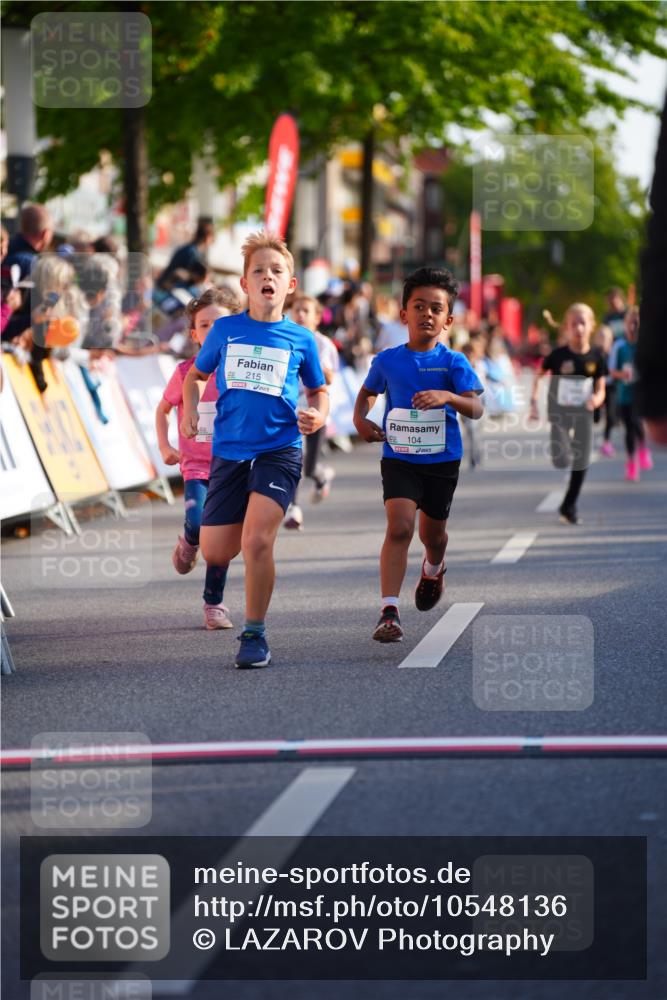 20.09.2026 - PSD Bank Halbmarathon LAZAROV Photography http://msf.ph/oto/10548136 20.09.2026 10:31:33 Ziel 104, 108, 146, 215, 217, 223, 260, 265, 307, 353, 398, 407, 410 meine-sportfotos.de