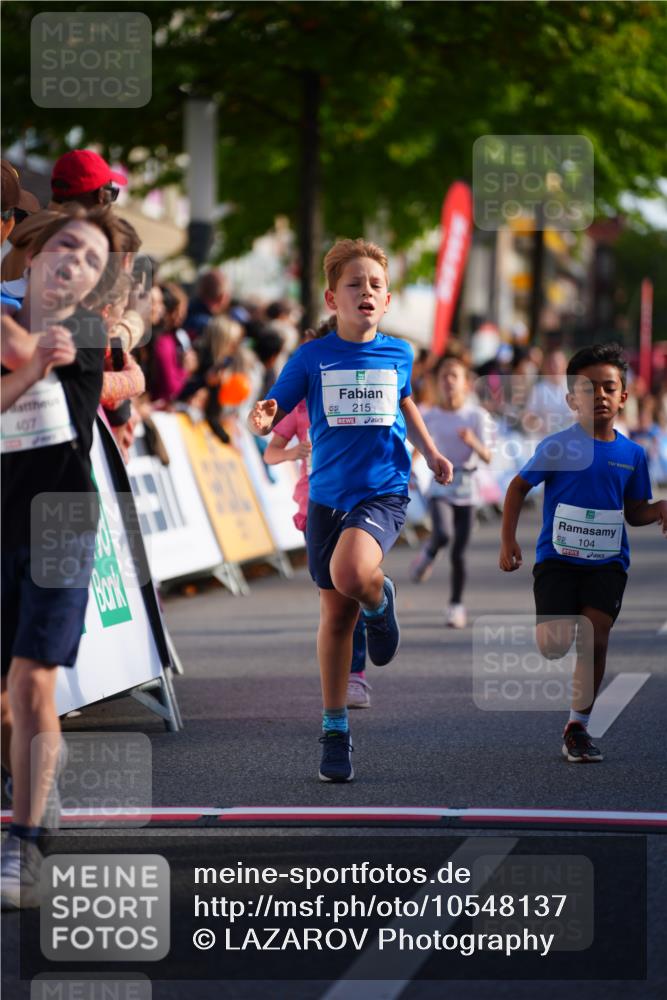 20.09.2026 - PSD Bank Halbmarathon LAZAROV Photography http://msf.ph/oto/10548137 20.09.2026 10:31:33 Ziel 104, 108, 146, 215, 217, 223, 260, 265, 307, 353, 398, 407, 410 meine-sportfotos.de