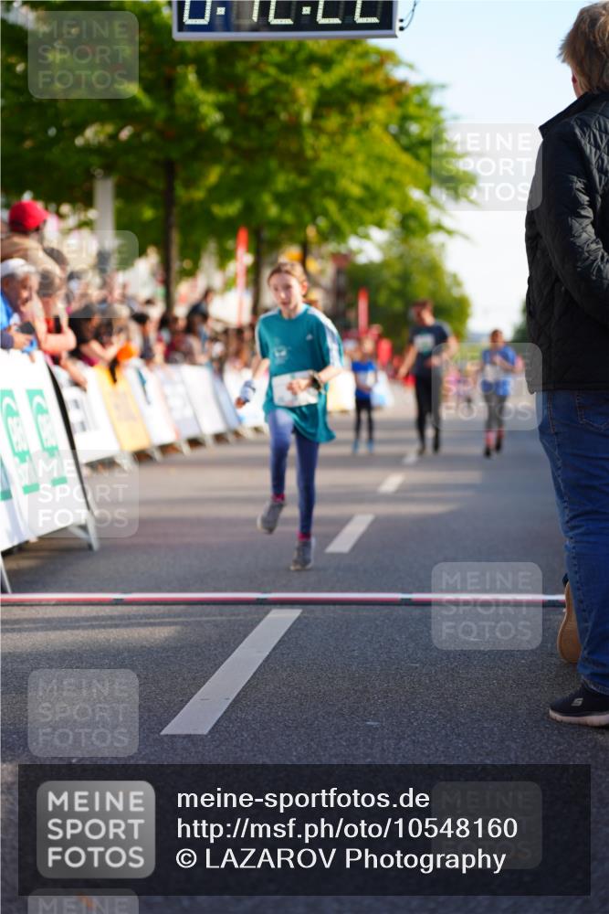 20.09.2026 - PSD Bank Halbmarathon LAZAROV Photography http://msf.ph/oto/10548160 20.09.2026 10:31:46 Ziel 103, 189, 208, 210, 219, 261, 322, 375, 414, 450 meine-sportfotos.de